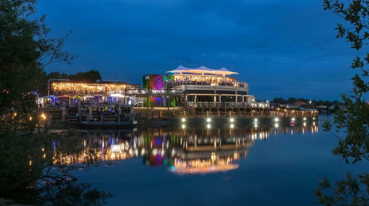 The Salsa Attractive Accomodation At Tattershall Lakes Exterior foto